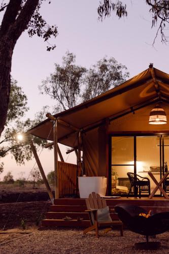 Φωτογραφία από το άλμπουμ του Riverbank Glamping σε Boonarga