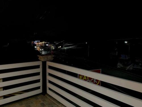 En balkon eller terrasse på Frangel Transient in Tagaytay