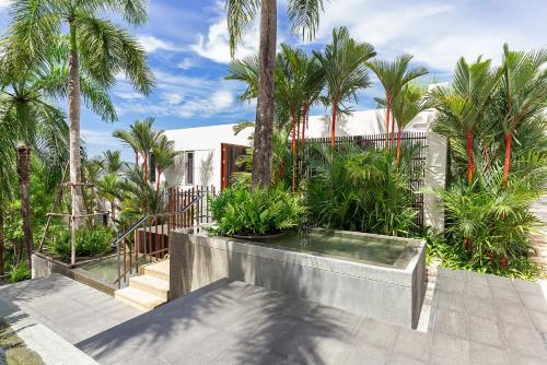 Κήπος έξω από το 2Br Luxury Residence, Scenic View, 5min to Kata Beach, The Heights C3