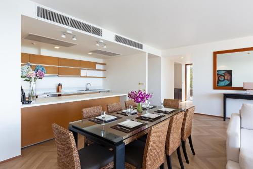 Η κουζίνα ή μικρή κουζίνα στο 2Br Luxury Residence, Scenic View, 5min to Kata Beach, The Heights C3