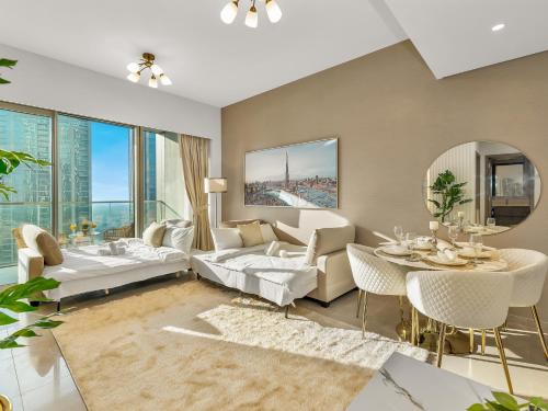 Luxury 1BR 5min to Dubai Mall Burj Khalifa View from pool photo 2