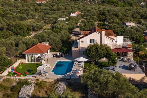 Pool Villa Maja - Happy Rentals