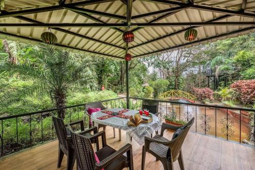 Μπαλκόνι ή βεράντα στο CosmicStays Windchime Homestay at Mulshi