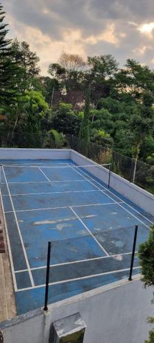 Tenis dan/atau kemudahan skuasy di villa sky valley atau berdekatan