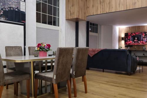 Ruang duduk di Knightsbridge Seaside Duplex