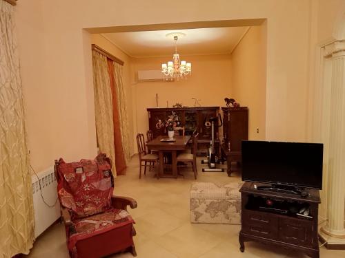 Eleni's Astrous Home
