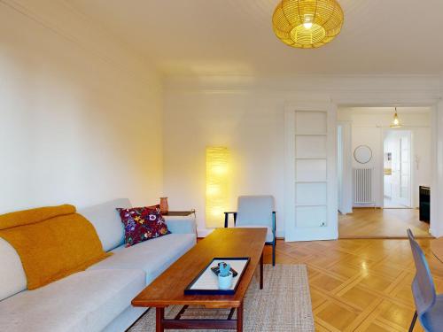 Posezení v ubytování Bright flat in the heart of Lausanne