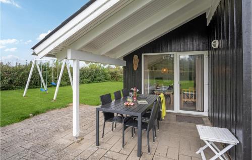 Κήπος έξω από το Holiday Home Hasselvænget Hejls X