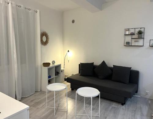 La Ciotat Chez Hugo confortable studio clim, wifi, parking, centre ville, commerces, port, plages à pieds