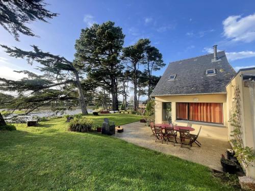 Villa avec WIFI, jardin, sur l'étang de Ploumanac'h à PERROS-GUIREC - Réf 406