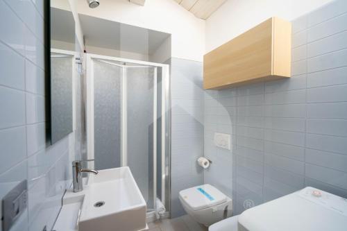Ένα μπάνιο στο Homiday - Residence BordoPineta