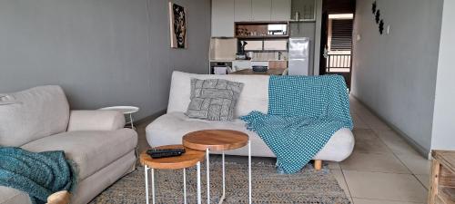 Ruang duduk di Zimbali Suites 507