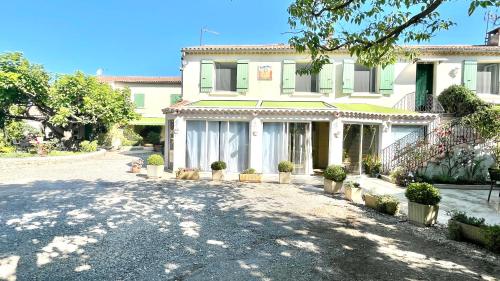 Rendez-vous en Provence -10 personnes- duo de gîtes- piscine privée - clim