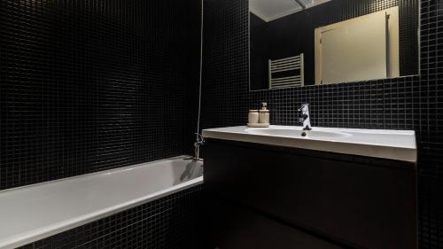Apartamento com varanda e garagem