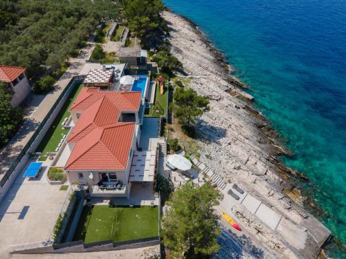 Beachfront Villa Grski Rat Korčula with pool by AdriaticLuxuryVillas