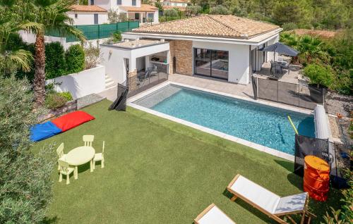 Amazing Home In Solliès-Toucas