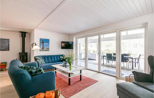 TV a/nebo společenská místnost v ubytování Holiday Home Harevej Nexø Vi