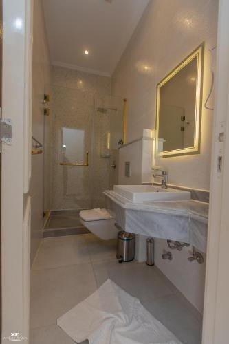 Ένα μπάνιο στο El Farida Hotel