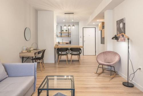 Modern & Spacious Αpartment