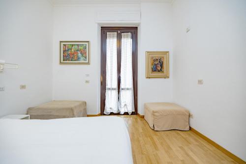 Minimal apartment near Bocconi University