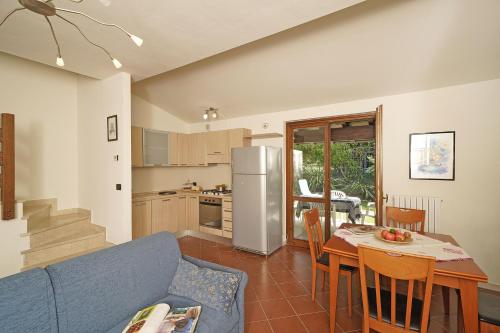 Nhà bếp/bếp nhỏ tại Villetta Gro - Gardagate