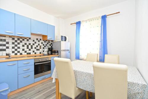 Lovely flat just steps from the beach