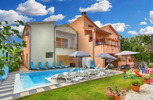 Lovely flat just steps from the beach