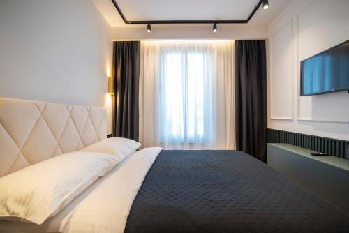 Legacy Apartment - Modern Stay with Parking