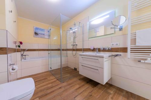 Koupelna v ubytování Hafenidylle - Apartment in der Hafenresidenz mit Balkon & Wellness