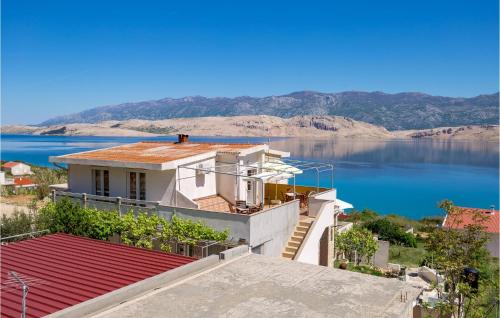 1 Bedroom Beach Front Apartment In Bosana