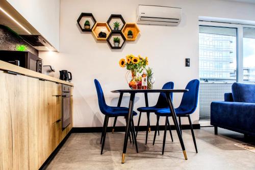 Η κουζίνα ή μικρή κουζίνα στο Vegas - Apartament Plaza Tower - Targi Kielce - Faktura VAT - INVOICE - Air Condition