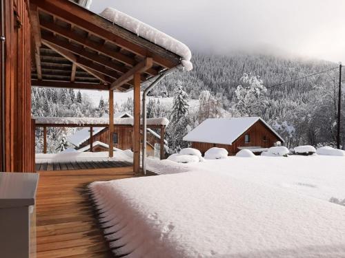 Wohlfuehl-Chalet-Alpengloeckchen durante el invierno