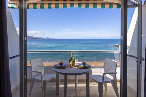 Estudio frente a la playa de Las Canteras S63