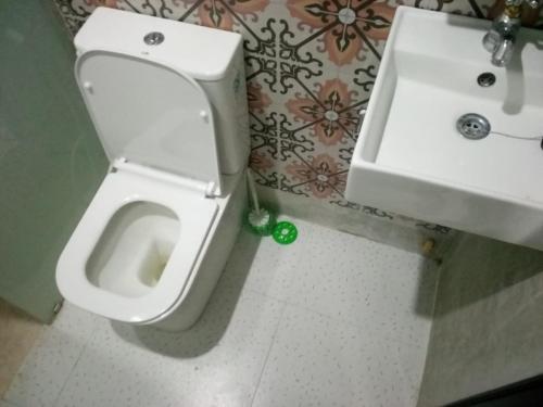 Et badeværelse på Nia room 2