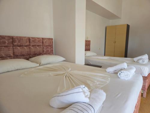 Φωτογραφία από το άλμπουμ του Apartments Luis σε Εξαμίλι