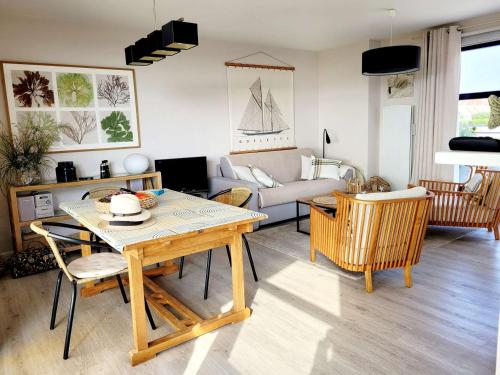 Duplex 2 Chambres avec 2 Terrasses et Parking à Wimereux - FR-1-675-21