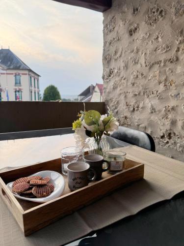 - un plateau/bouilloire dans l'établissement Gîte familial dans le vignoble champenois, à Cuchery
