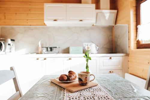 Chatka Dziadka Sudety - niedaleko Czarna Góra