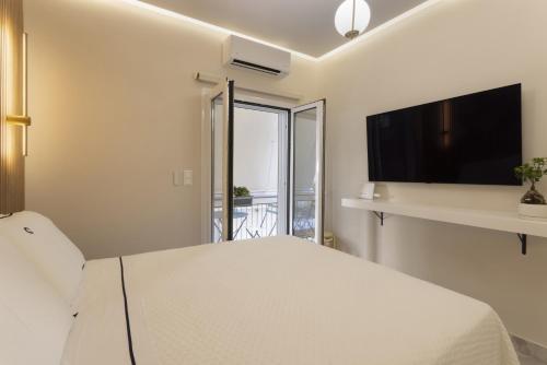 Elegant minimal studio in Kerameikos