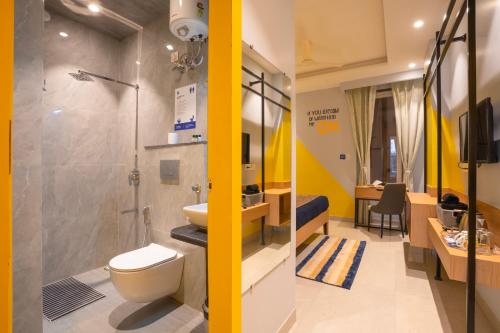 Un baño de Shalom Backpackers Jaipur