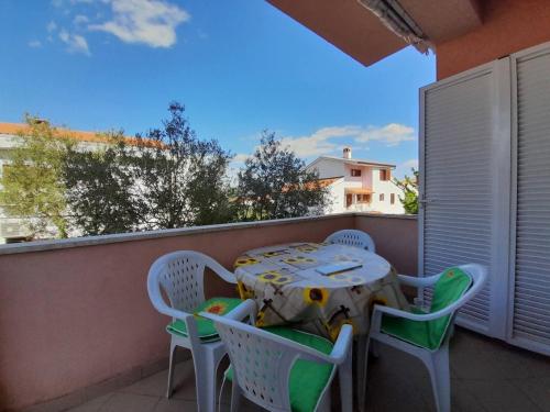 Imagen de la galería de Charming Apartment Tihana with Washing Machine, en Krk