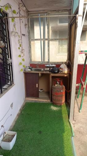 Φωτογραφία από το άλμπουμ του Riverbank Guesthouse with Restaurant & self cooking facility σε Guwahati