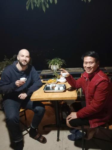 Ποτά στο homestay phố núi