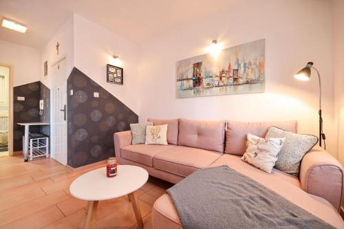 One bedroom apartment 50m from the sea