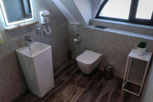 Ένα μπάνιο στο Best Western Plus Lozenetz Hotel