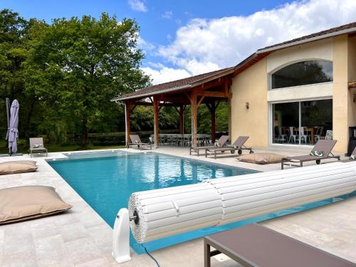 Bazén v ubytování Villa Bota Nova nebo v jeho okolí