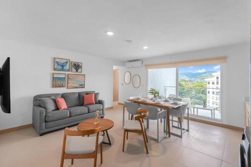 Upstay - 3BR New Condo in Jaco 5mins to Beach