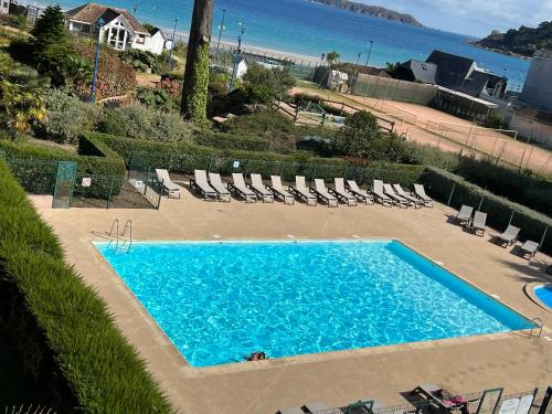 Bazén v ubytování Appartement accès plage nebo v jeho okolí