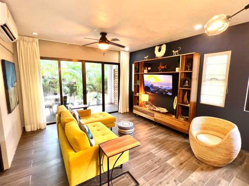 Televisyen dan/atau pusat hiburan di Quepos Fishing Villa