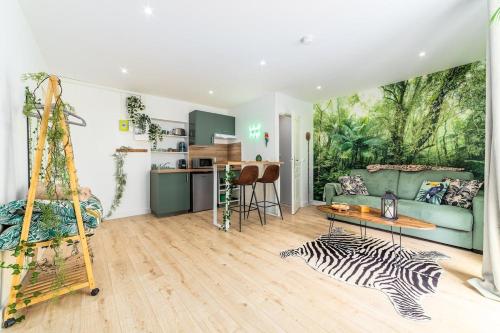 Jungalia Gare Disneyland